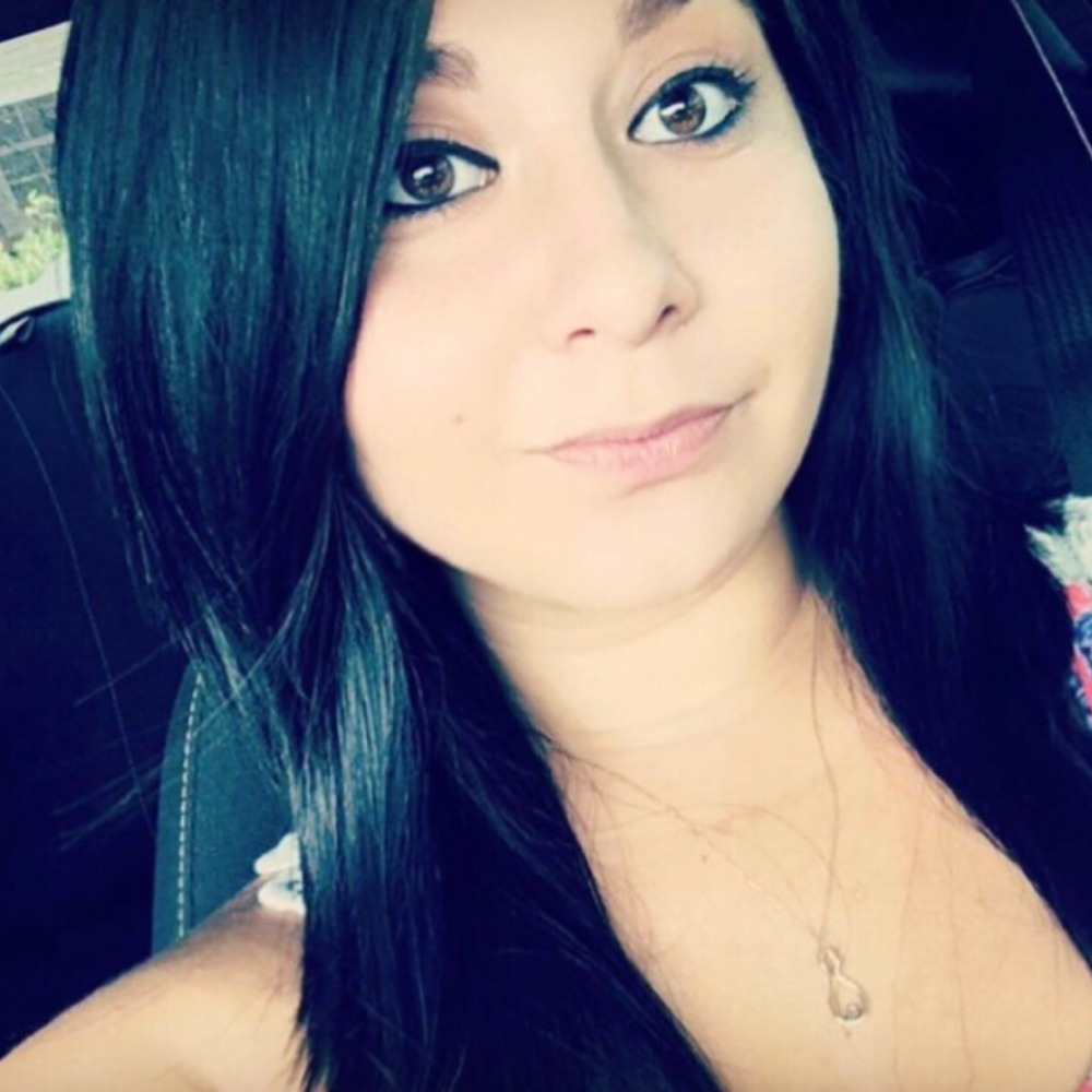 Meet your Posher, Melina